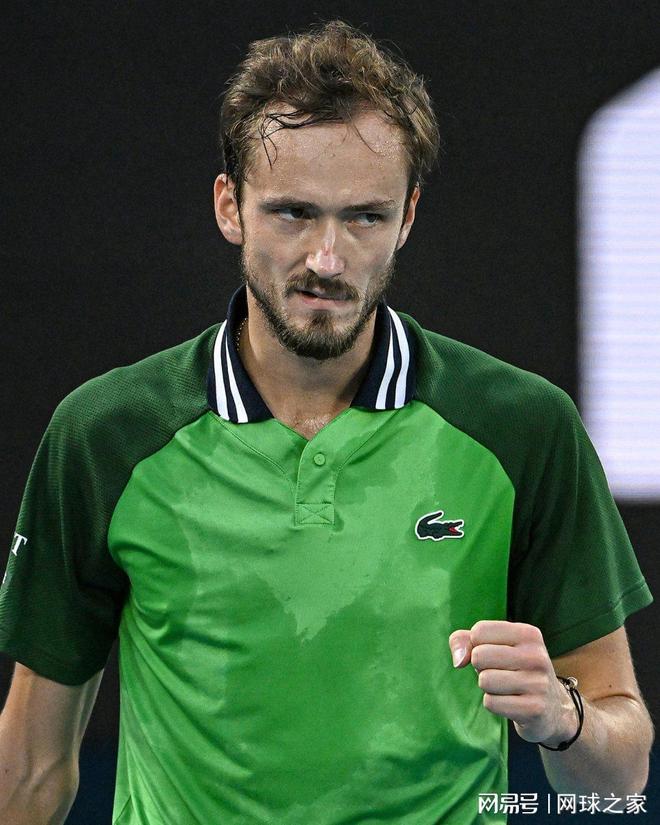 世界网球队横扫日本网球队，梅德韦杰夫三分雨点燃全场的简单介绍