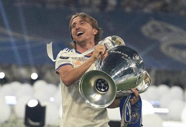 关于拜仁绝地反击AC米兰，莫德里奇关键制胜的信息