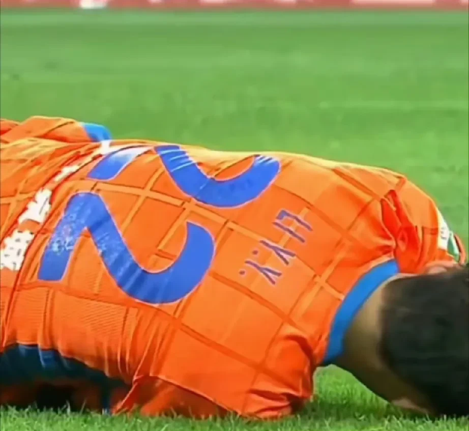 包含雄火中锋遭遇犯规离场，球队陷入下风的词条