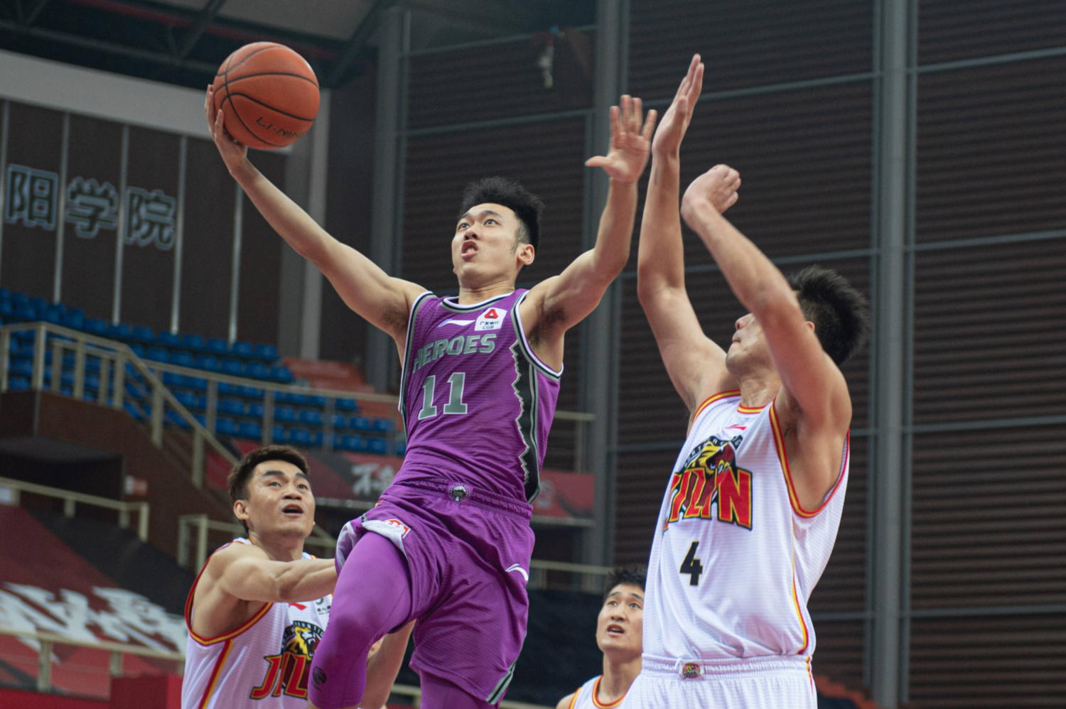 联赛新政策出台，或将影响球队赛季走势，备战紧锣密鼓的简单介绍