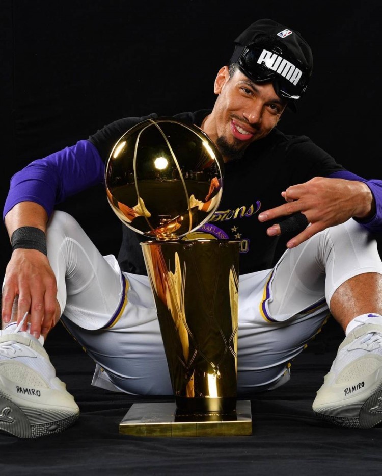 包含意大利男篮逆转黄蜂，丹尼·格林绝境逆转的词条