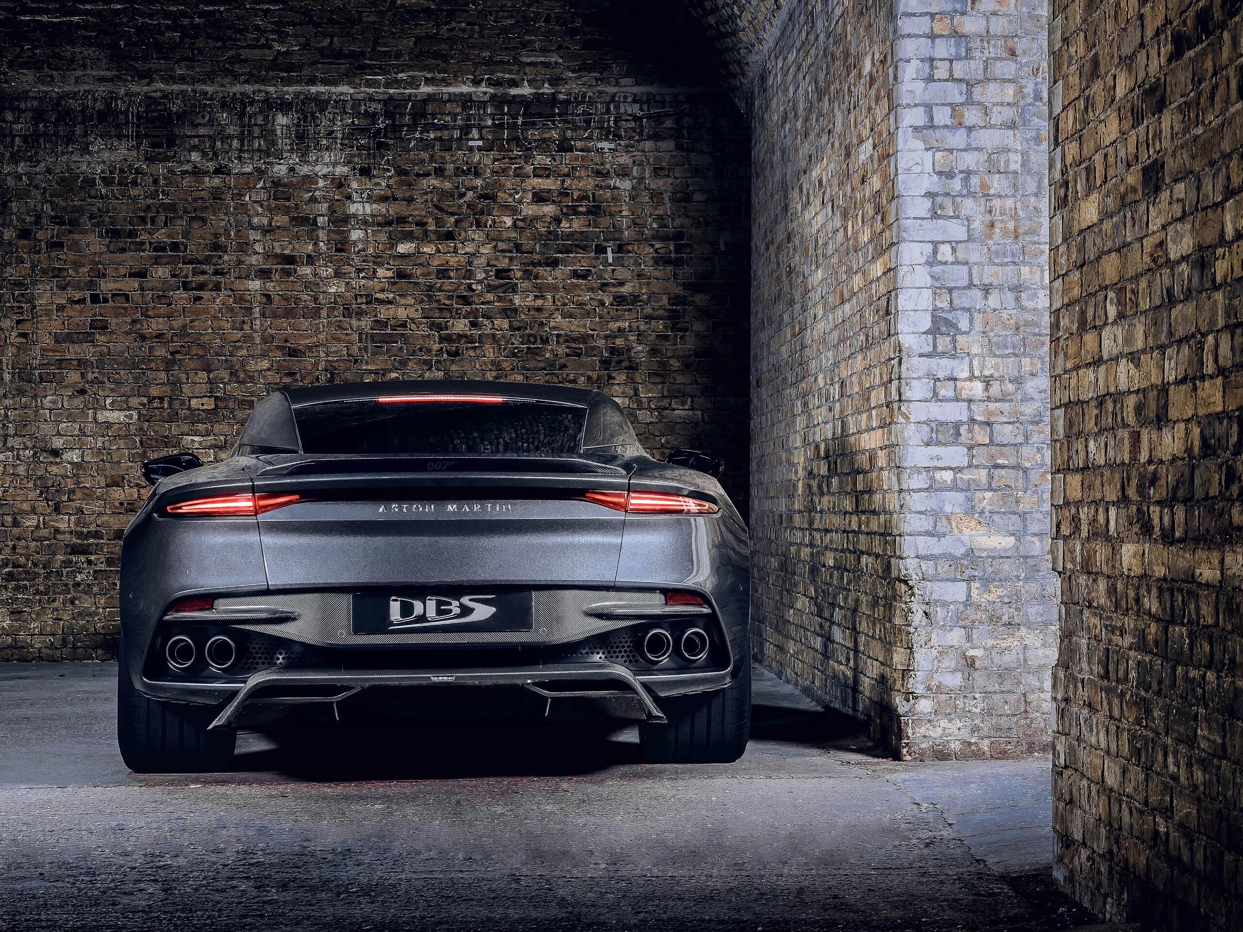 PG游戏APP-阿斯顿马丁轻取迈凯伦，汉密尔顿高光表现的简单介绍