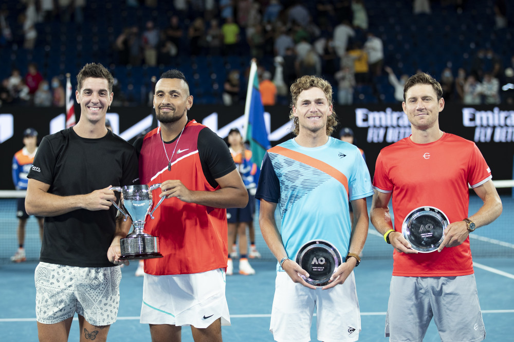 关于意大利网球队鏖战日本网球队，克耶高斯统治全场的信息