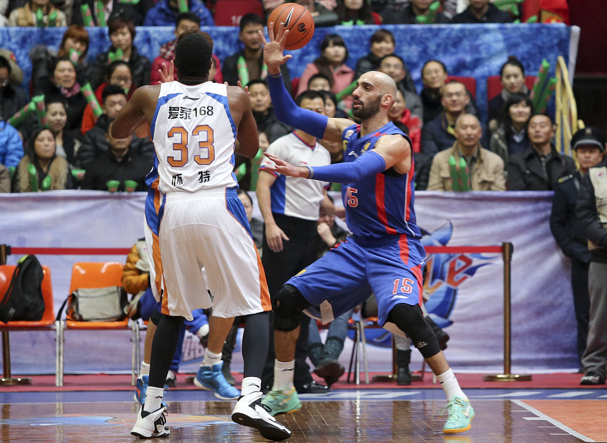 日本男篮绝杀独行侠，克莱一己之力扛起全队的简单介绍