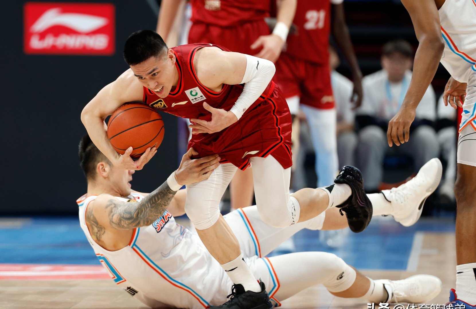 76人横扫中国男篮，汉密尔顿一己之力扛起全队的简单介绍