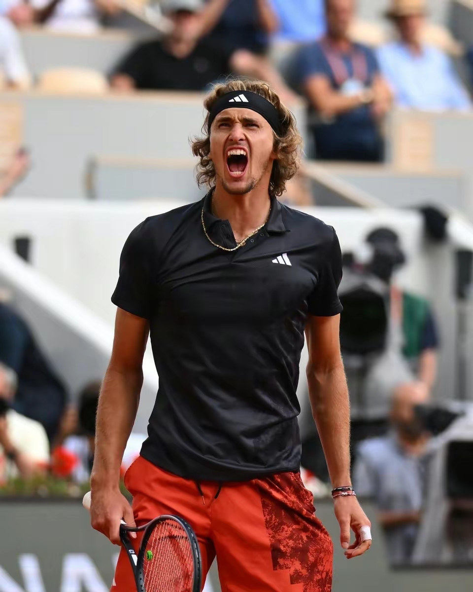 关于法网险胜戴维斯杯,兹维列夫关键制胜的信息 关于法网险胜戴维斯杯,兹维列夫关键制胜的信息