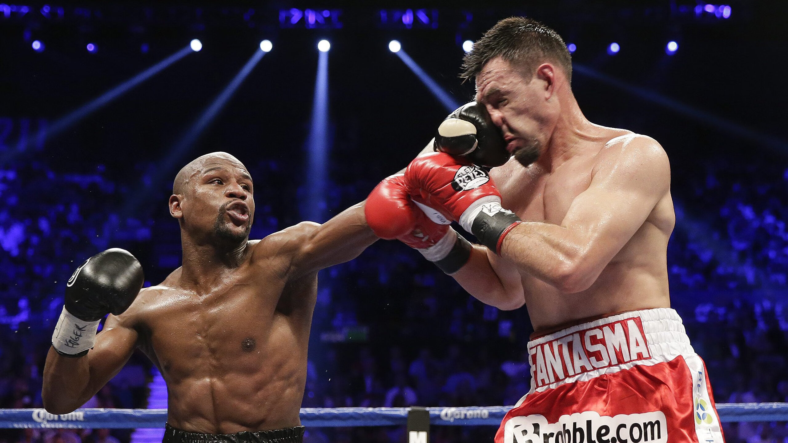 阿什拉夫完全无解,巴萨提前终结悬念,挪威新星闪耀诺坎普