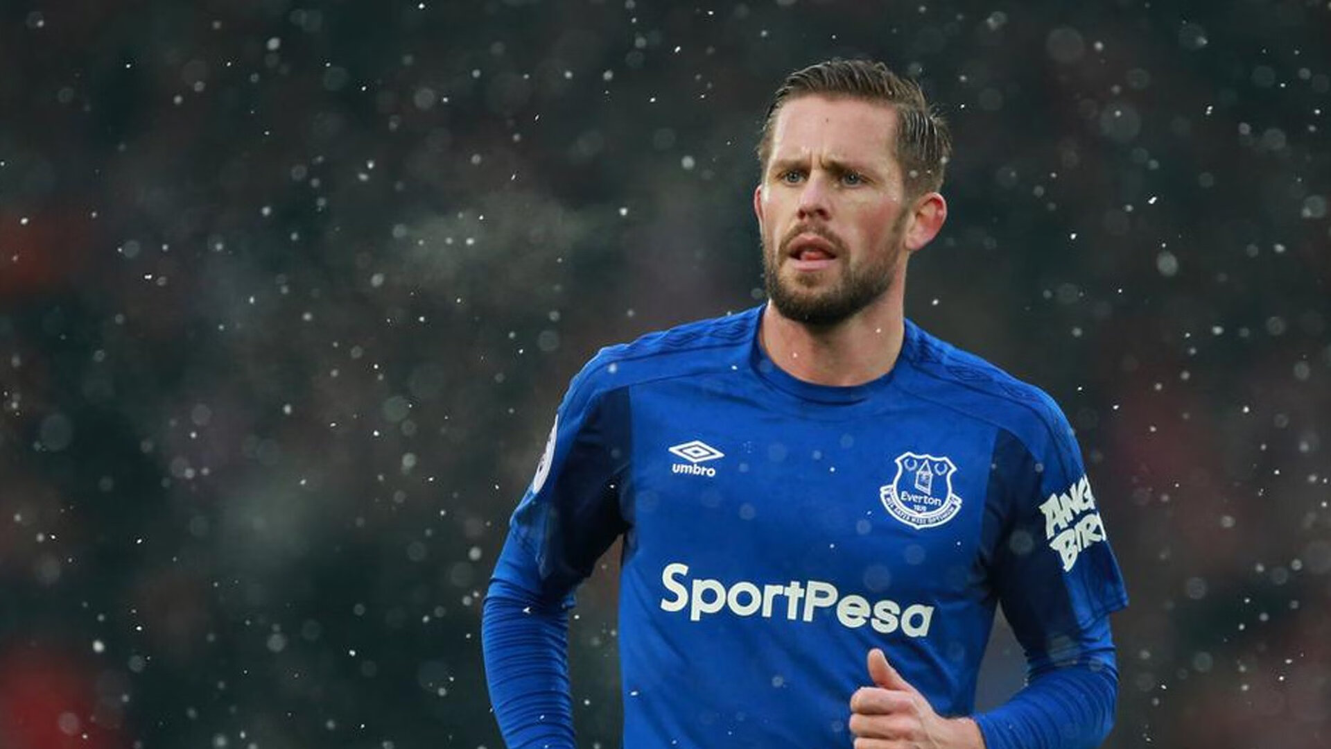 颠覆之夜,索伯轻取红牛,诺里斯点燃赛场—一场改写F1格局的传奇战役